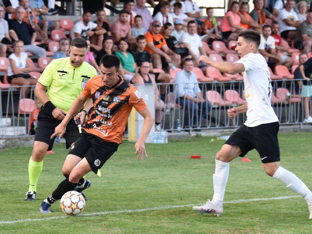 III liga piłkarska. Grupa IV. *KSZO 1929 Ostrowiec Świętokrzyski - Podlasie Biała Podlaska 2:1