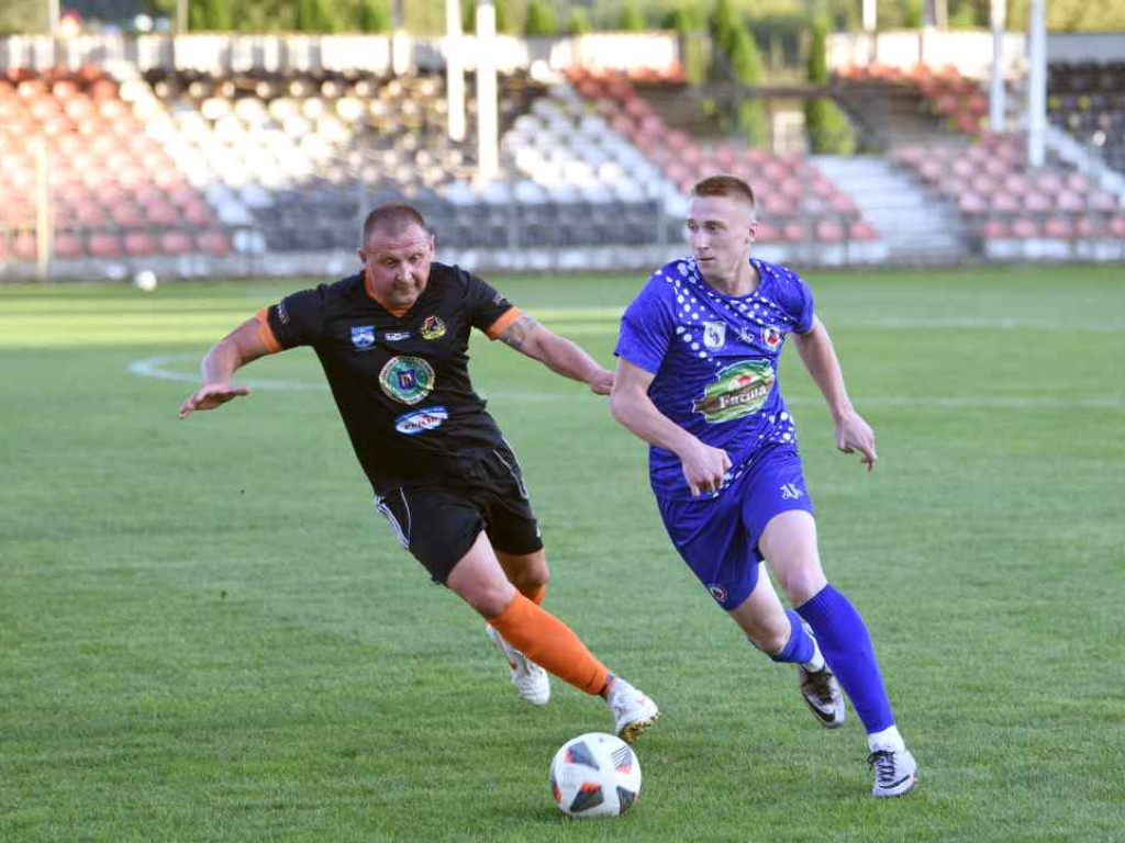 Świt zgasił oldbojów (fotogaleria)