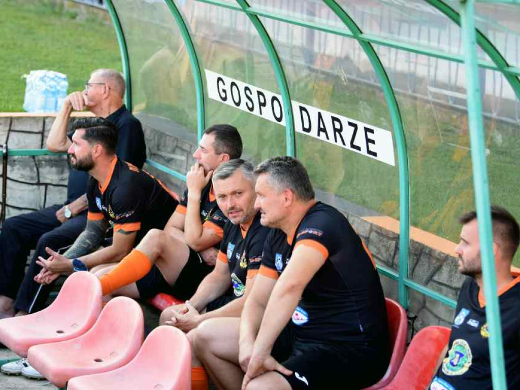Świt zgasił oldbojów (fotogaleria)