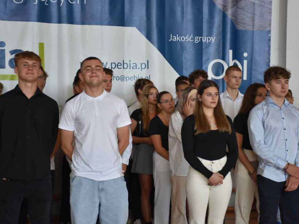 Uczniowie powitali  nowy rok szkolny
