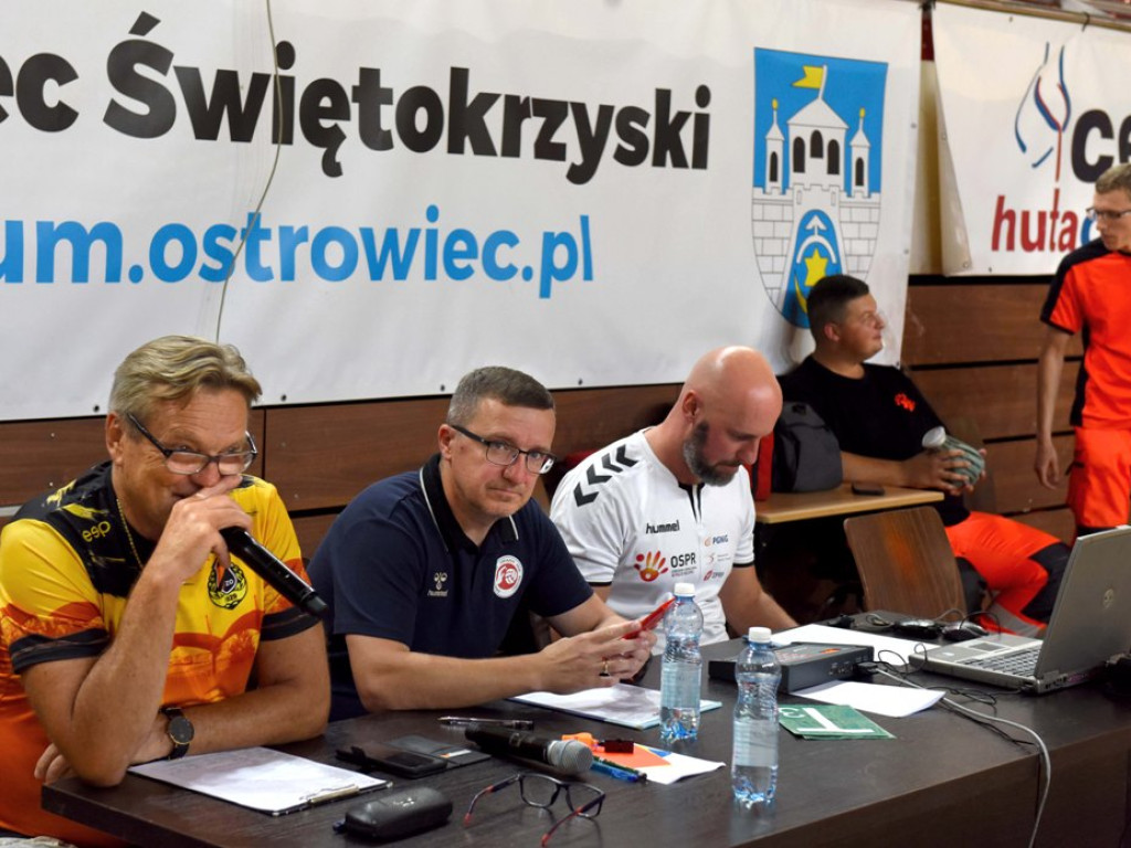 I liga piłki ręcznej mężczyzn. Grupa D. *KSZO Ostrowiec Świętokrzyski - SMS ZPRP II Kielce 34:27