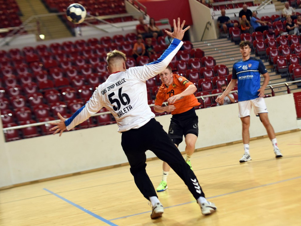 I liga piłki ręcznej mężczyzn. Grupa D. *KSZO Ostrowiec Świętokrzyski - SMS ZPRP II Kielce 34:27