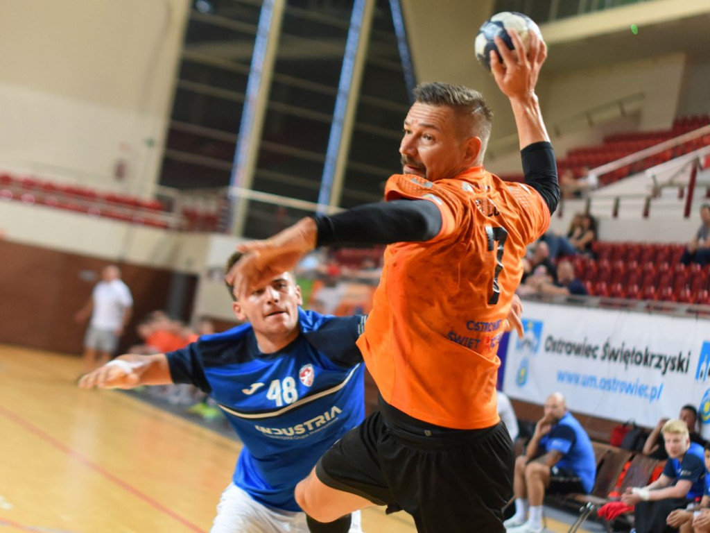I liga piłki ręcznej mężczyzn. Grupa D. *KSZO Ostrowiec Świętokrzyski - SMS ZPRP II Kielce 34:27