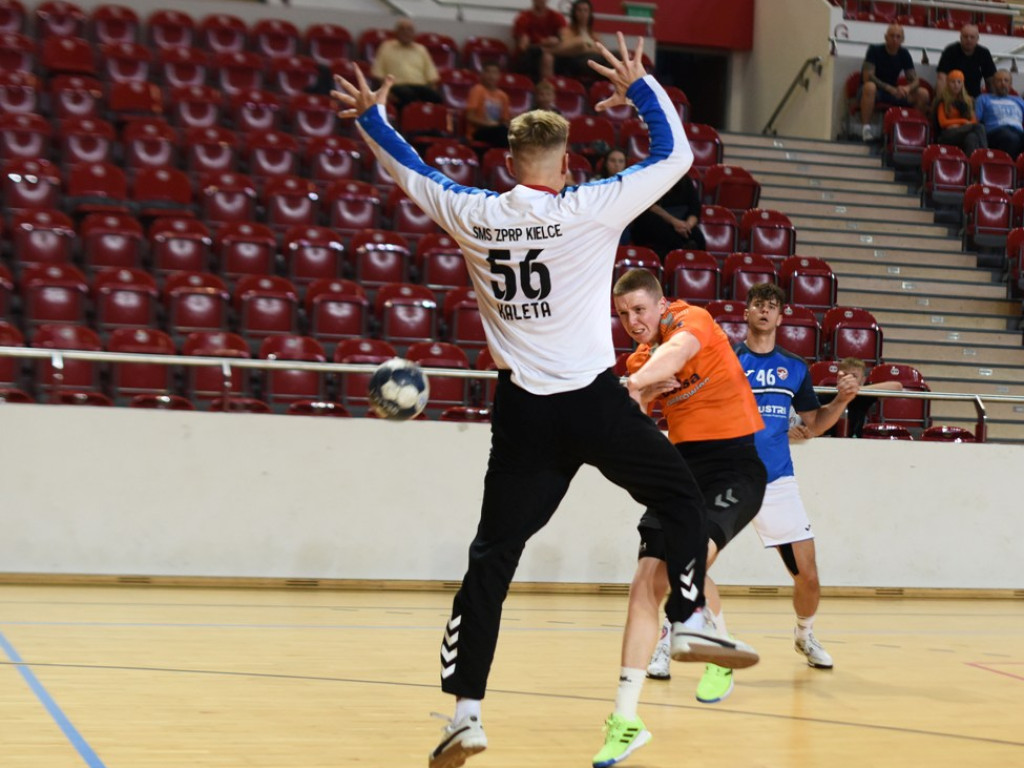 I liga piłki ręcznej mężczyzn. Grupa D. *KSZO Ostrowiec Świętokrzyski - SMS ZPRP II Kielce 34:27