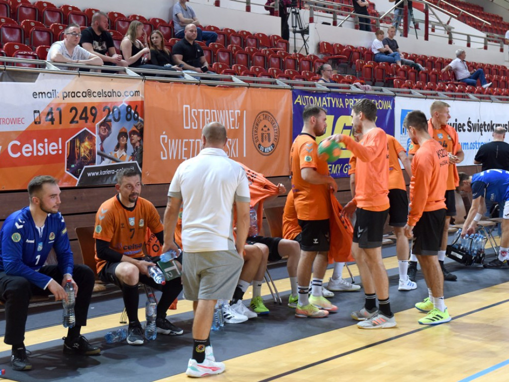 I liga piłki ręcznej mężczyzn. Grupa D. *KSZO Ostrowiec Świętokrzyski - SMS ZPRP II Kielce 34:27