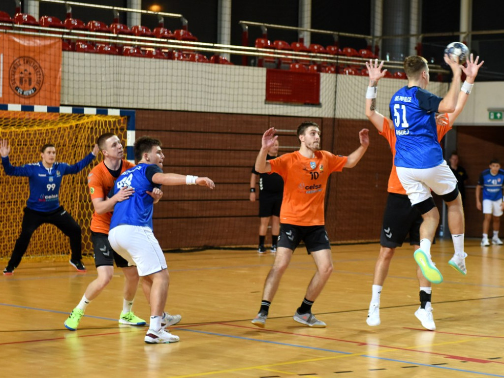 I liga piłki ręcznej mężczyzn. Grupa D. *KSZO Ostrowiec Świętokrzyski - SMS ZPRP II Kielce 34:27