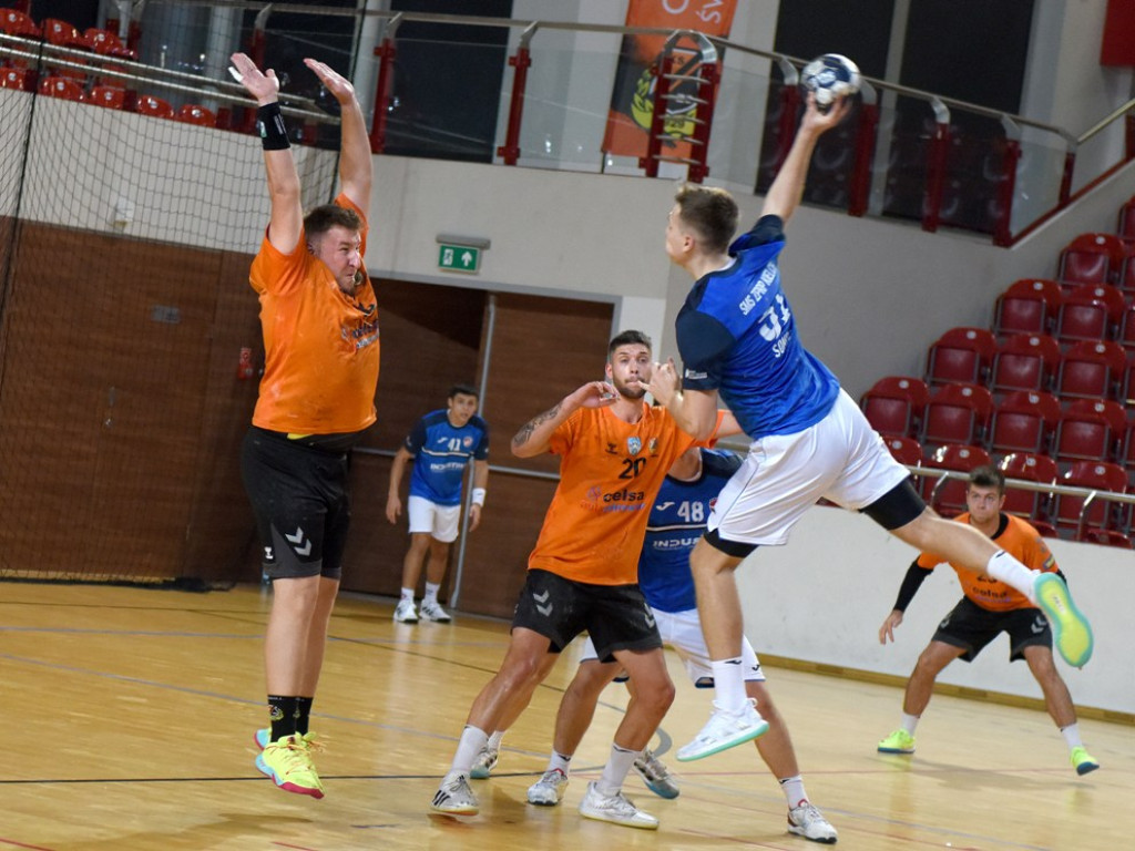 I liga piłki ręcznej mężczyzn. Grupa D. *KSZO Ostrowiec Świętokrzyski - SMS ZPRP II Kielce 34:27