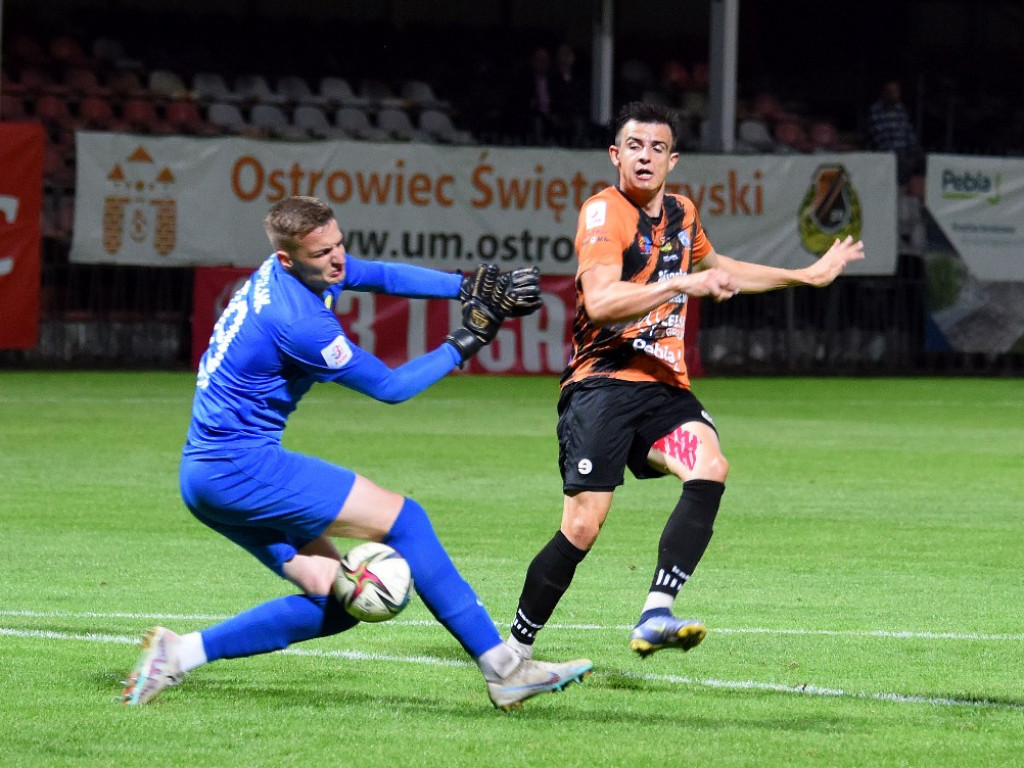 III liga piłkarska. Grupa IV. *KSZO 1929 Ostrowiec  Świętokrzyski - Wieczysta Kraków 0:1