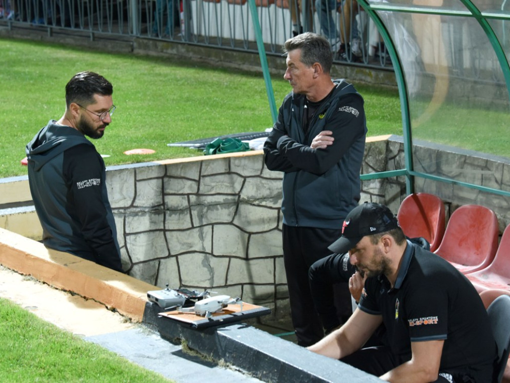 III liga piłkarska. Grupa IV. *KSZO 1929 Ostrowiec  Świętokrzyski - Wieczysta Kraków 0:1