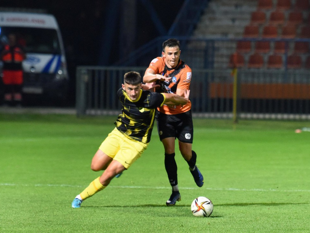 III liga piłkarska. Grupa IV. *KSZO 1929 Ostrowiec  Świętokrzyski - Wieczysta Kraków 0:1