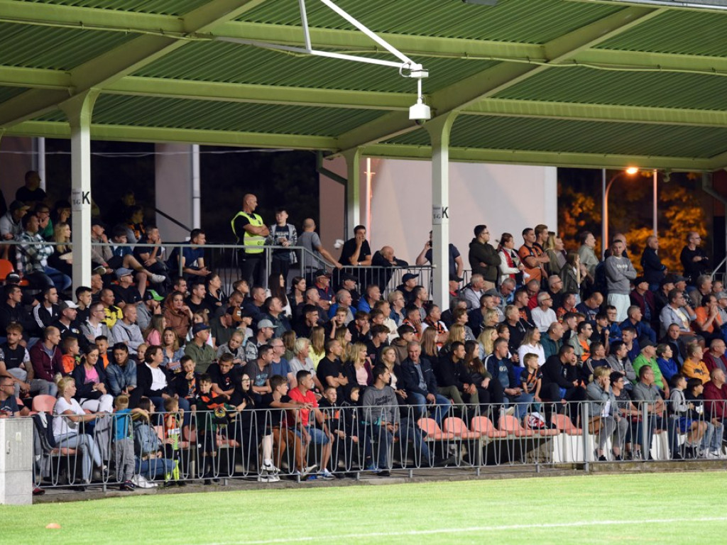 III liga piłkarska. Grupa IV. *KSZO 1929 Ostrowiec  Świętokrzyski - Wieczysta Kraków 0:1
