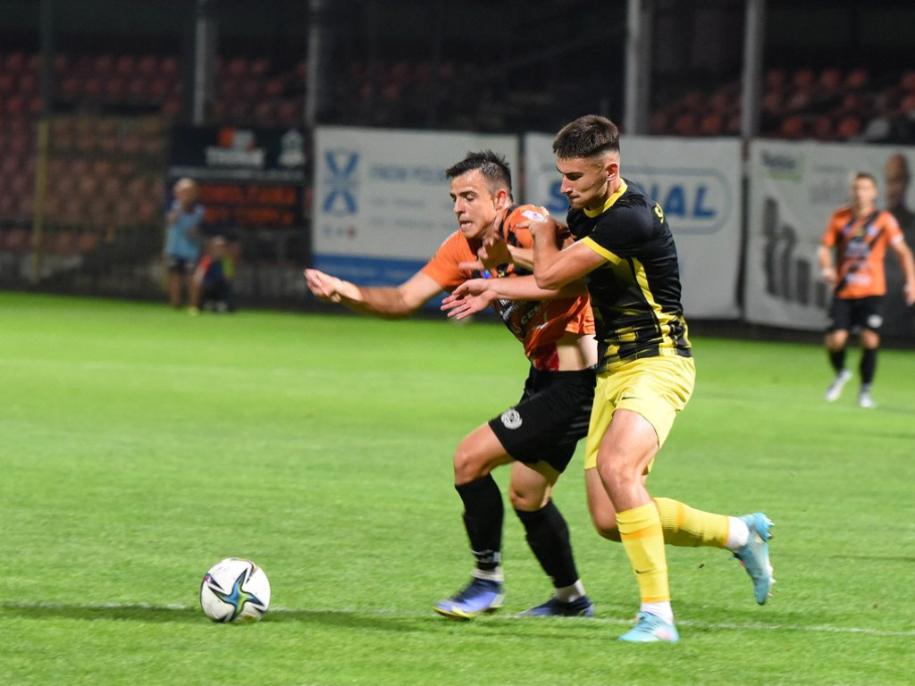 III liga piłkarska. Grupa IV. *KSZO 1929 Ostrowiec  Świętokrzyski - Wieczysta Kraków 0:1