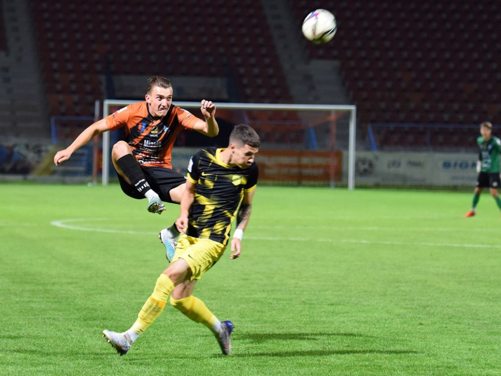 III liga piłkarska. Grupa IV. *KSZO 1929 Ostrowiec  Świętokrzyski - Wieczysta Kraków 0:1