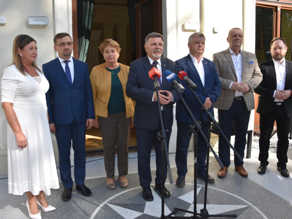 Blisko 6,7 mln złotych na renowację parku, zabytkowej piwnicy oraz kościołów