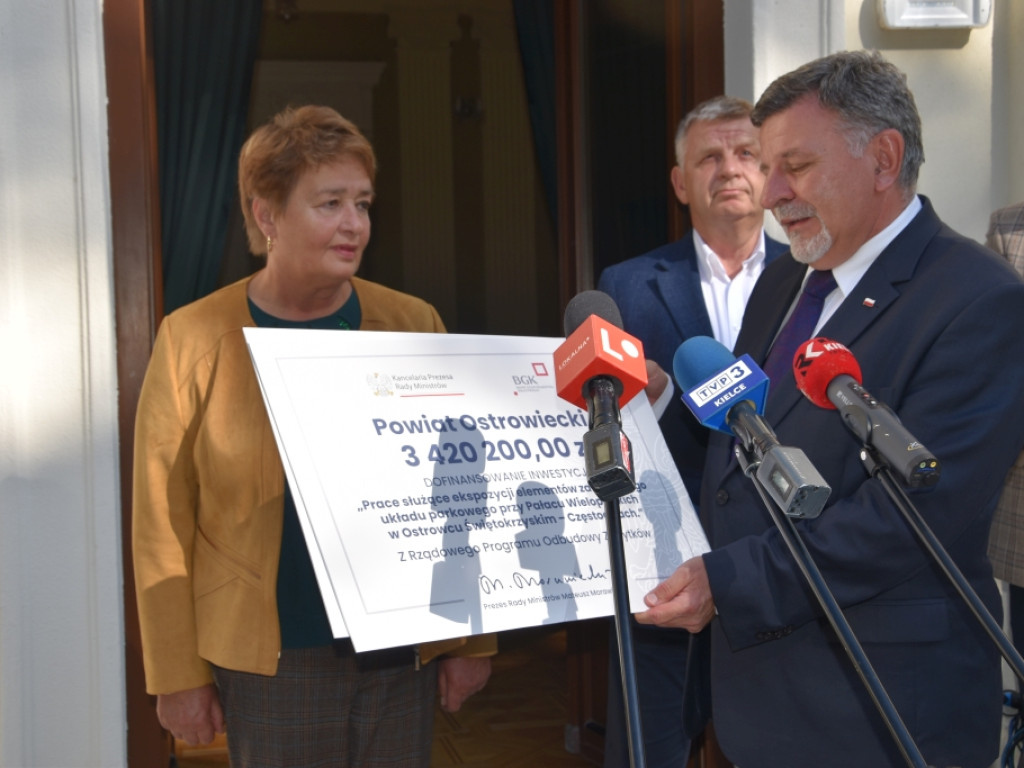 Blisko 6,7 mln złotych na renowację parku, zabytkowej piwnicy oraz kościołów