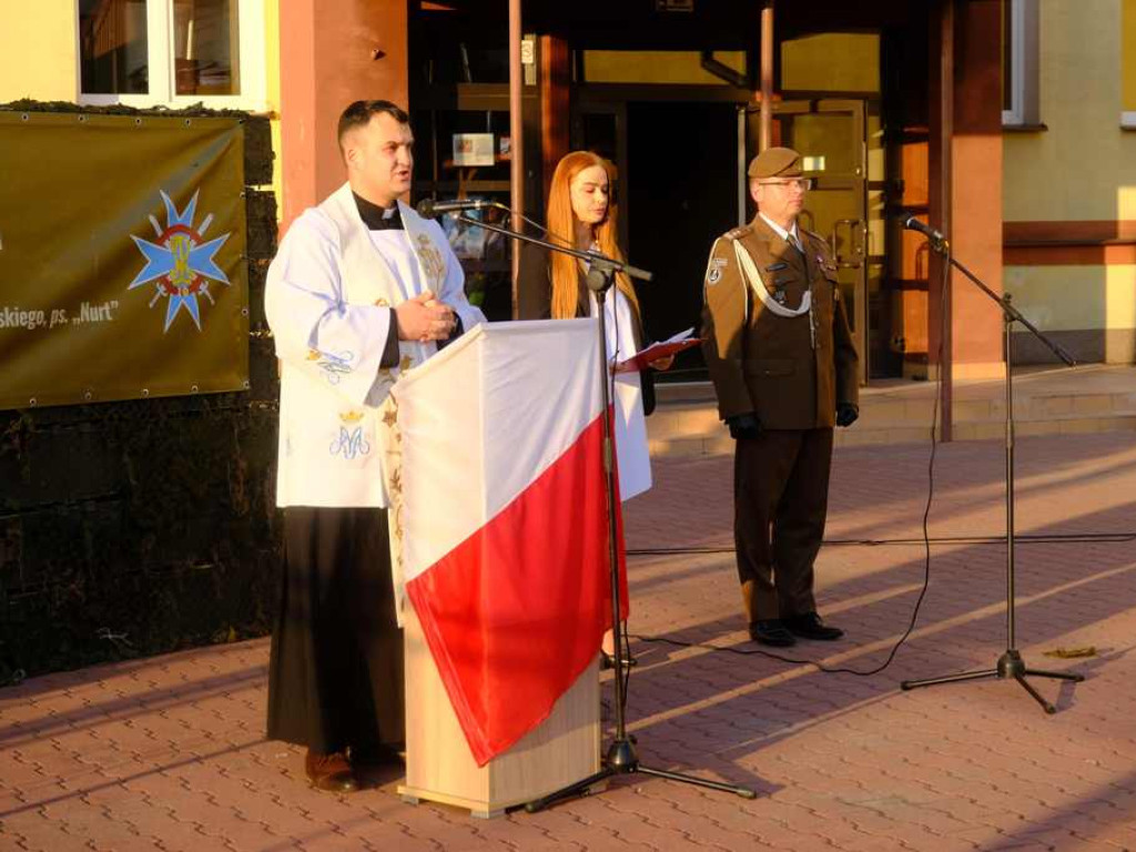 Odsłonięto historyczny mural na budynku WOT (zdjęcia)