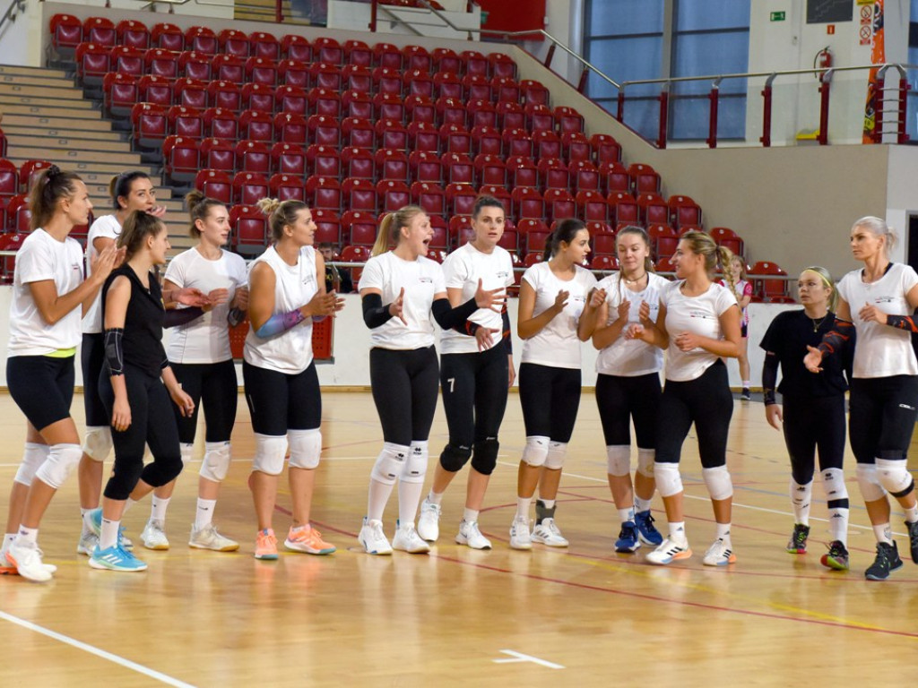 Siatkarki KSZO SMS drugie w Ostrowiec Cup (zdjęcia)