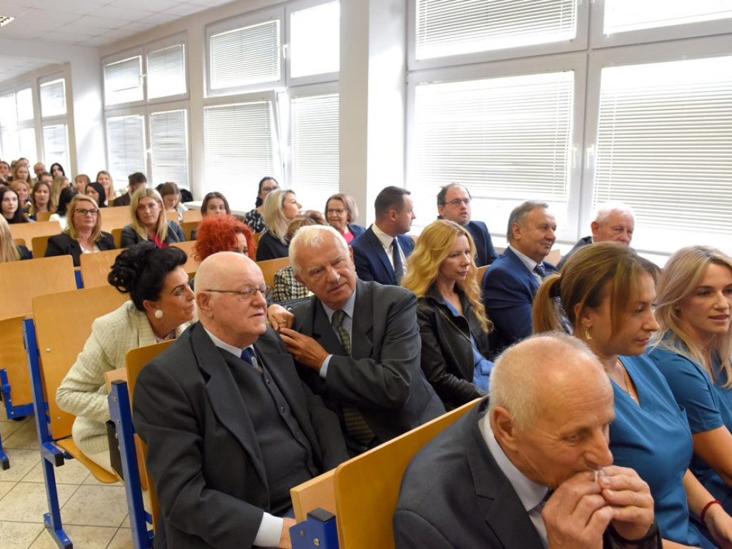 Inauguracja Roku Akademickiego 2023/2024 w ostrowieckiej Akademii Nauk Stosowanych im. J.Gołuchowskiego