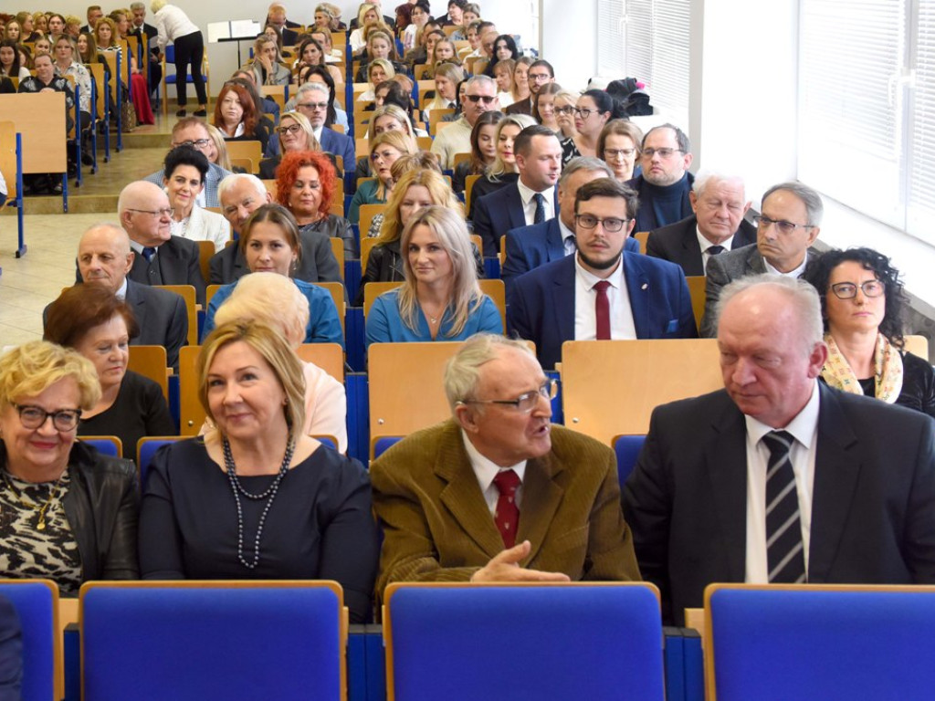 Inauguracja Roku Akademickiego 2023/2024 w ostrowieckiej Akademii Nauk Stosowanych im. J.Gołuchowskiego