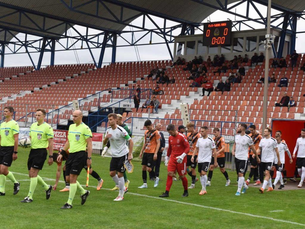 III liga piłkarska. Grupa IV. *KSZO 1929 Ostrowiec Świętokrzyski - Świdniczanka Świdnik 4:0