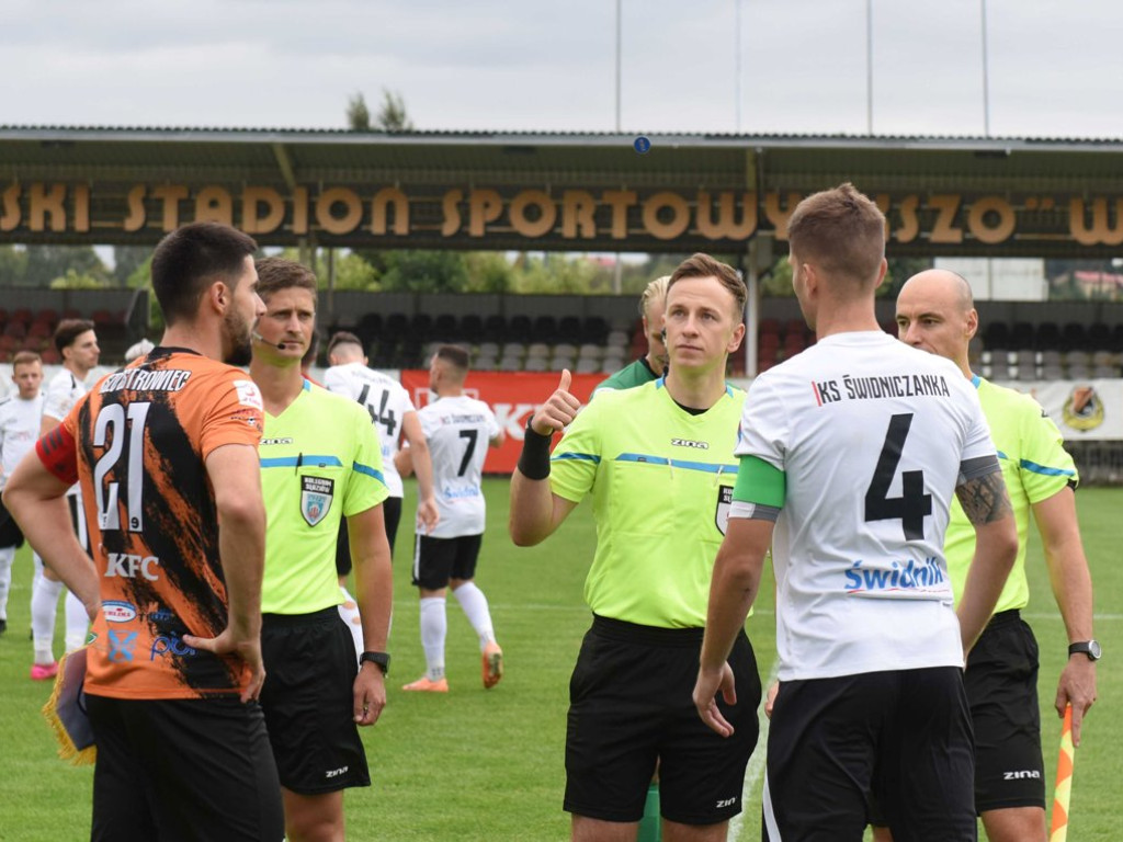 III liga piłkarska. Grupa IV. *KSZO 1929 Ostrowiec Świętokrzyski - Świdniczanka Świdnik 4:0