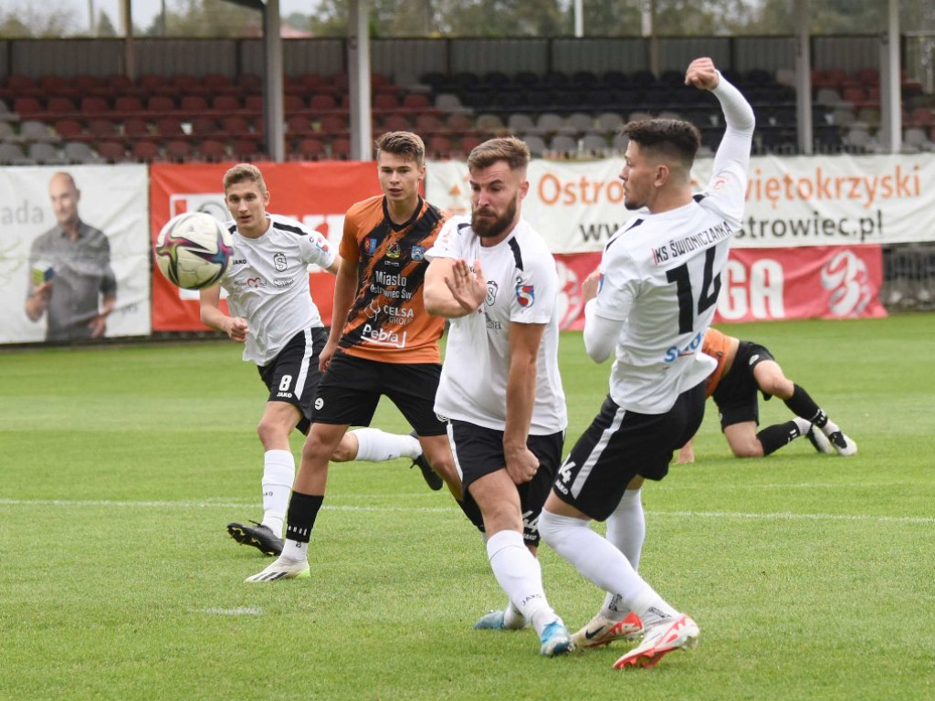 III liga piłkarska. Grupa IV. *KSZO 1929 Ostrowiec Świętokrzyski - Świdniczanka Świdnik 4:0