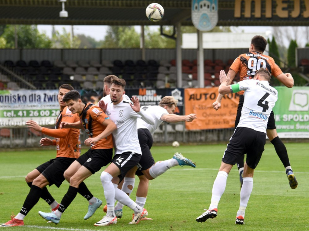III liga piłkarska. Grupa IV. *KSZO 1929 Ostrowiec Świętokrzyski - Świdniczanka Świdnik 4:0