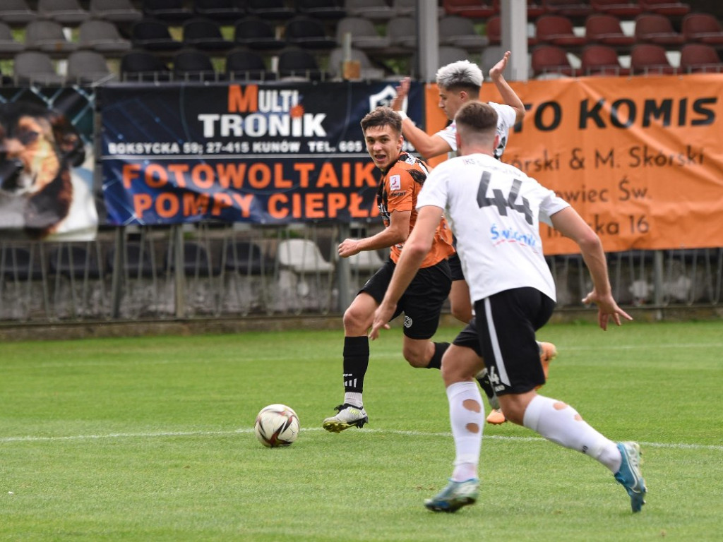 III liga piłkarska. Grupa IV. *KSZO 1929 Ostrowiec Świętokrzyski - Świdniczanka Świdnik 4:0