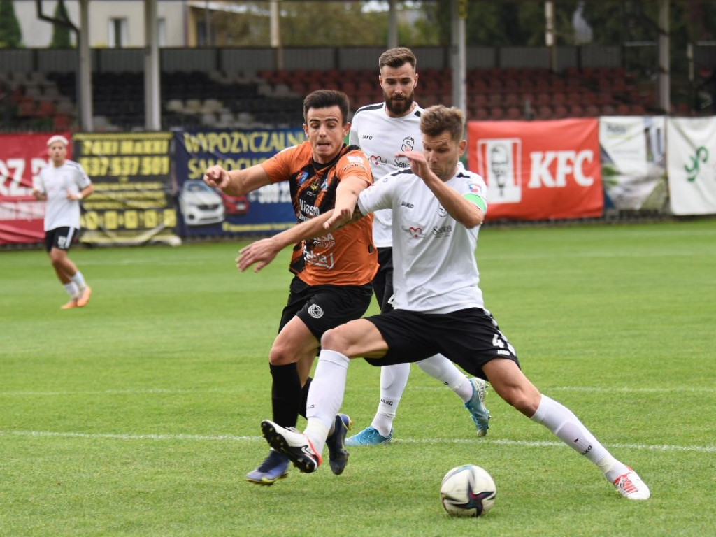 III liga piłkarska. Grupa IV. *KSZO 1929 Ostrowiec Świętokrzyski - Świdniczanka Świdnik 4:0