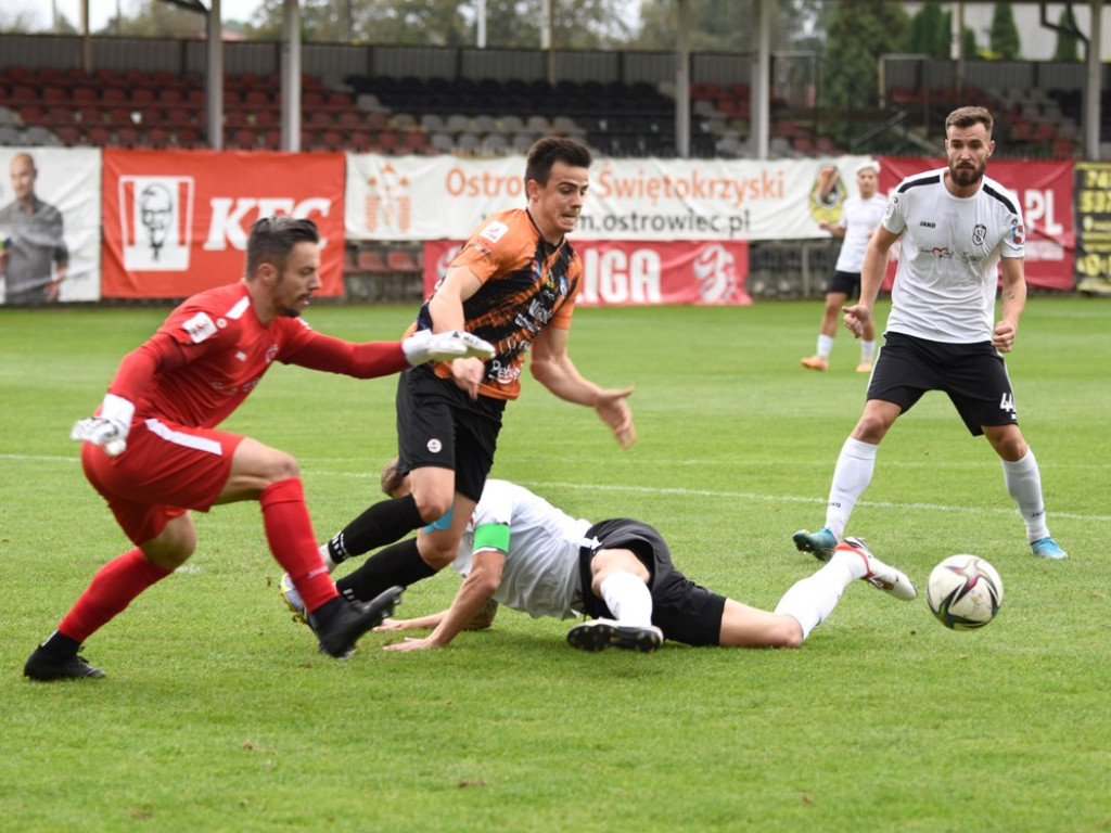 III liga piłkarska. Grupa IV. *KSZO 1929 Ostrowiec Świętokrzyski - Świdniczanka Świdnik 4:0