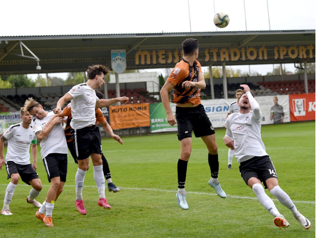 III liga piłkarska. Grupa IV. *KSZO 1929 Ostrowiec Świętokrzyski - Świdniczanka Świdnik 4:0