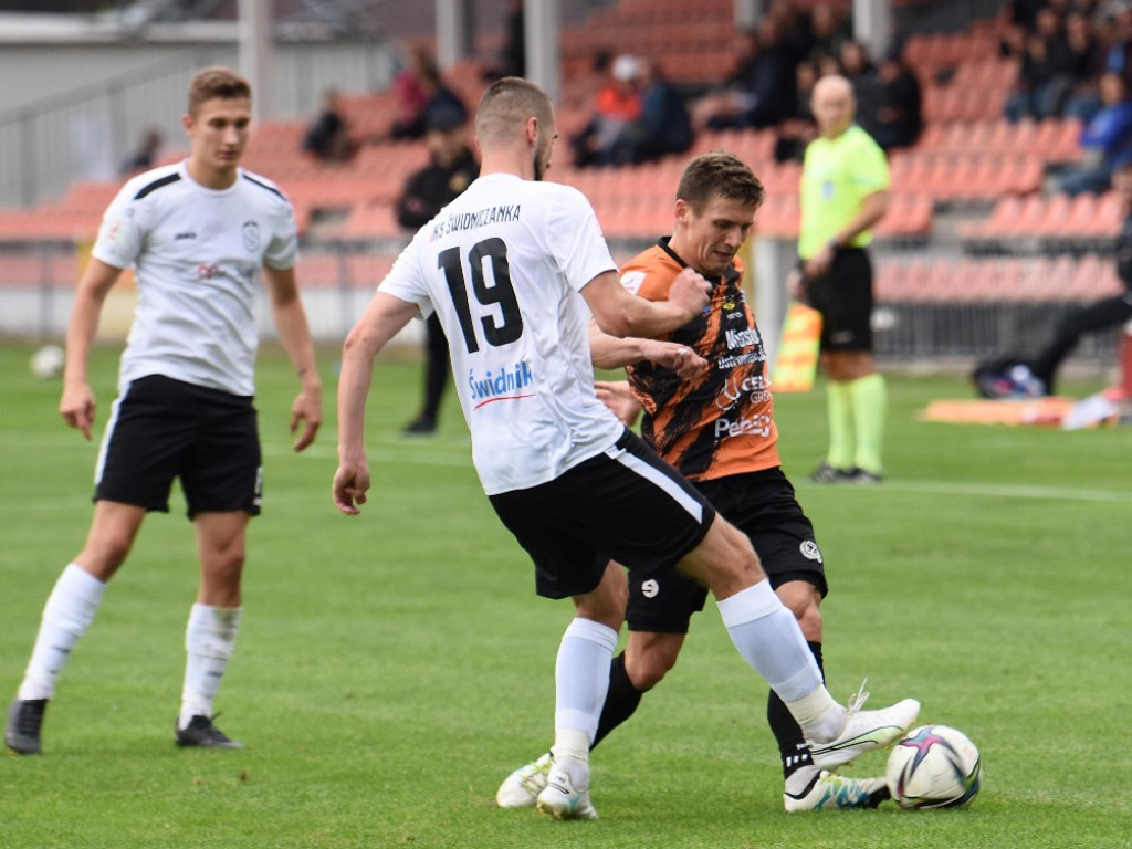 III liga piłkarska. Grupa IV. *KSZO 1929 Ostrowiec Świętokrzyski - Świdniczanka Świdnik 4:0