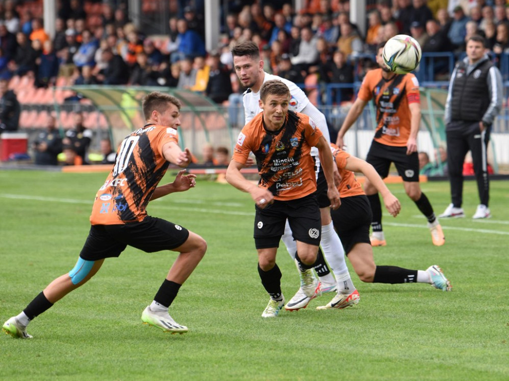 III liga piłkarska. Grupa IV. *KSZO 1929 Ostrowiec Świętokrzyski - Świdniczanka Świdnik 4:0