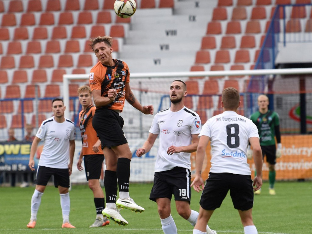III liga piłkarska. Grupa IV. *KSZO 1929 Ostrowiec Świętokrzyski - Świdniczanka Świdnik 4:0
