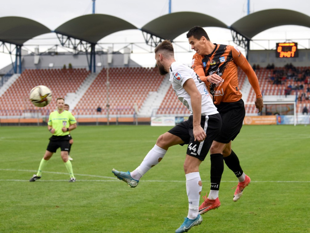 III liga piłkarska. Grupa IV. *KSZO 1929 Ostrowiec Świętokrzyski - Świdniczanka Świdnik 4:0