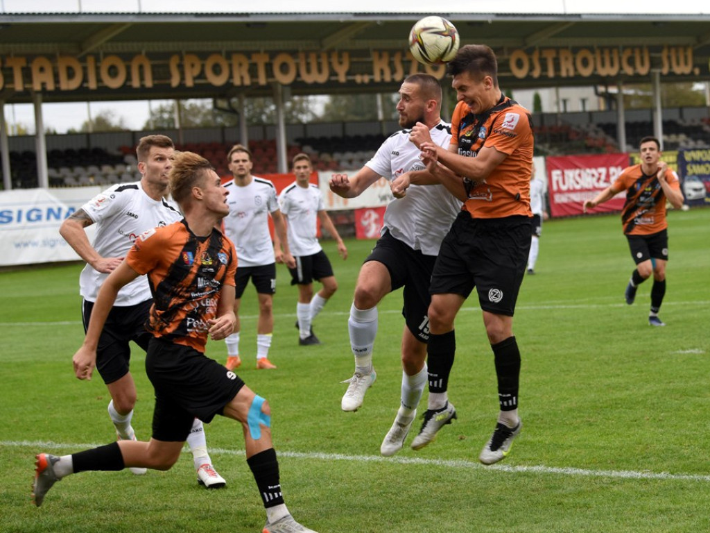 III liga piłkarska. Grupa IV. *KSZO 1929 Ostrowiec Świętokrzyski - Świdniczanka Świdnik 4:0