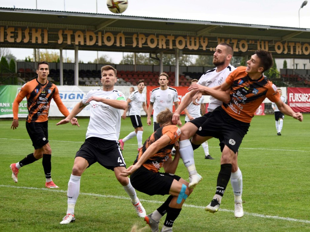 III liga piłkarska. Grupa IV. *KSZO 1929 Ostrowiec Świętokrzyski - Świdniczanka Świdnik 4:0