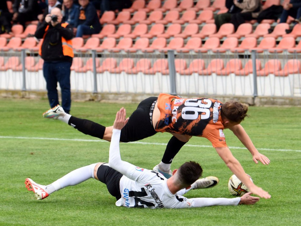 III liga piłkarska. Grupa IV. *KSZO 1929 Ostrowiec Świętokrzyski - Świdniczanka Świdnik 4:0