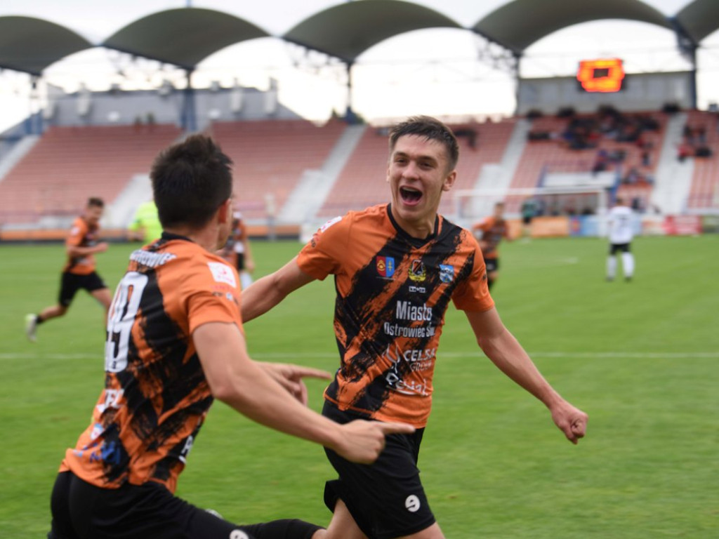 III liga piłkarska. Grupa IV. *KSZO 1929 Ostrowiec Świętokrzyski - Świdniczanka Świdnik 4:0