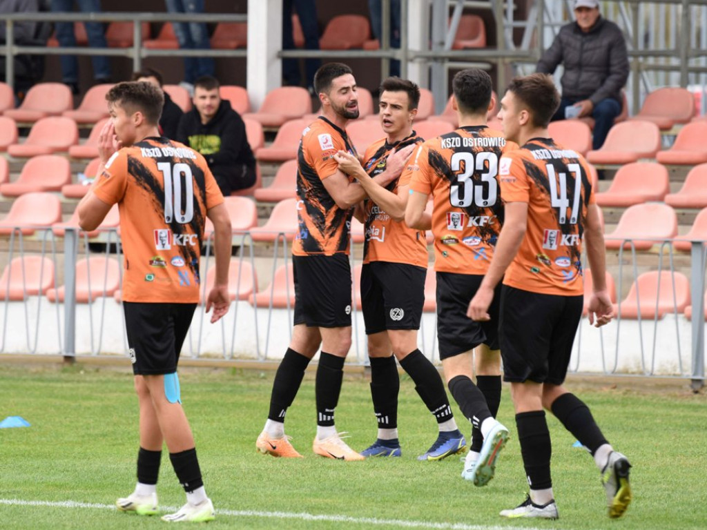 III liga piłkarska. Grupa IV. *KSZO 1929 Ostrowiec Świętokrzyski - Świdniczanka Świdnik 4:0