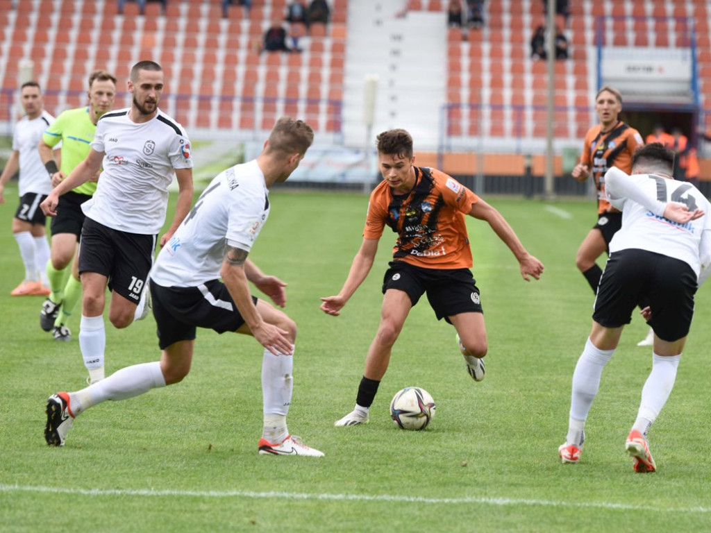 III liga piłkarska. Grupa IV. *KSZO 1929 Ostrowiec Świętokrzyski - Świdniczanka Świdnik 4:0