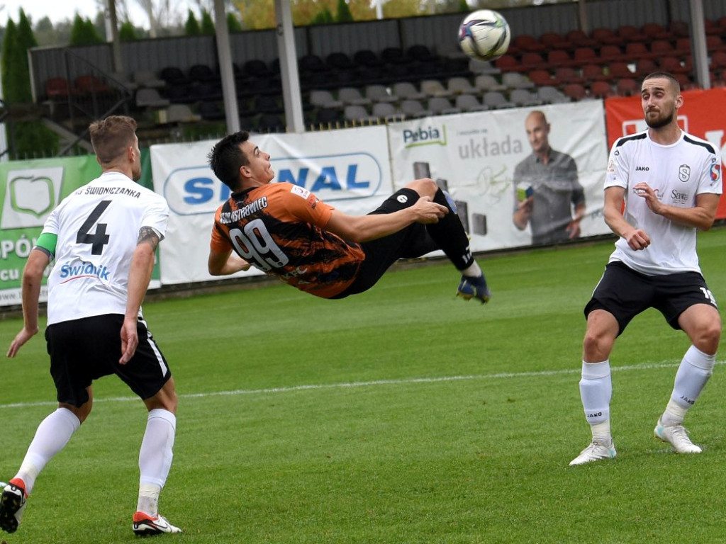 III liga piłkarska. Grupa IV. *KSZO 1929 Ostrowiec Świętokrzyski - Świdniczanka Świdnik 4:0