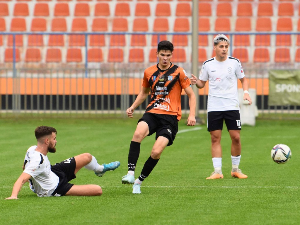 III liga piłkarska. Grupa IV. *KSZO 1929 Ostrowiec Świętokrzyski - Świdniczanka Świdnik 4:0