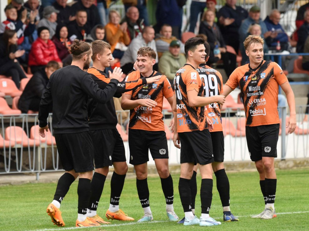 III liga piłkarska. Grupa IV. *KSZO 1929 Ostrowiec Świętokrzyski - Świdniczanka Świdnik 4:0