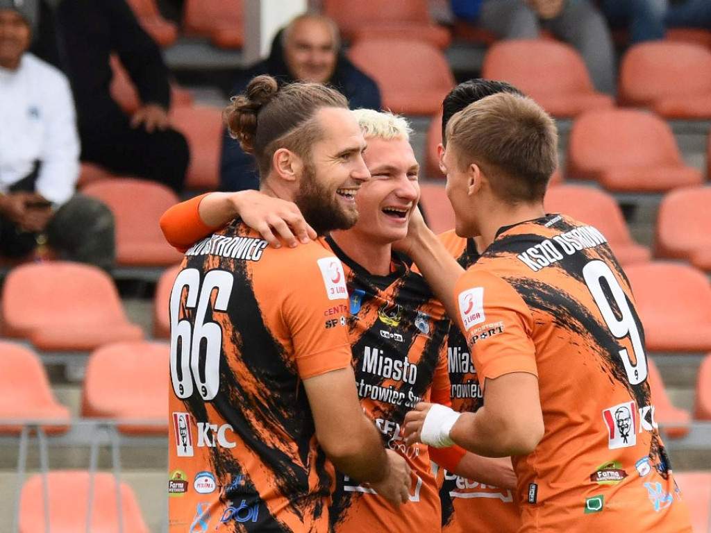 III liga piłkarska. Grupa IV. *KSZO 1929 Ostrowiec Świętokrzyski - Świdniczanka Świdnik 4:0