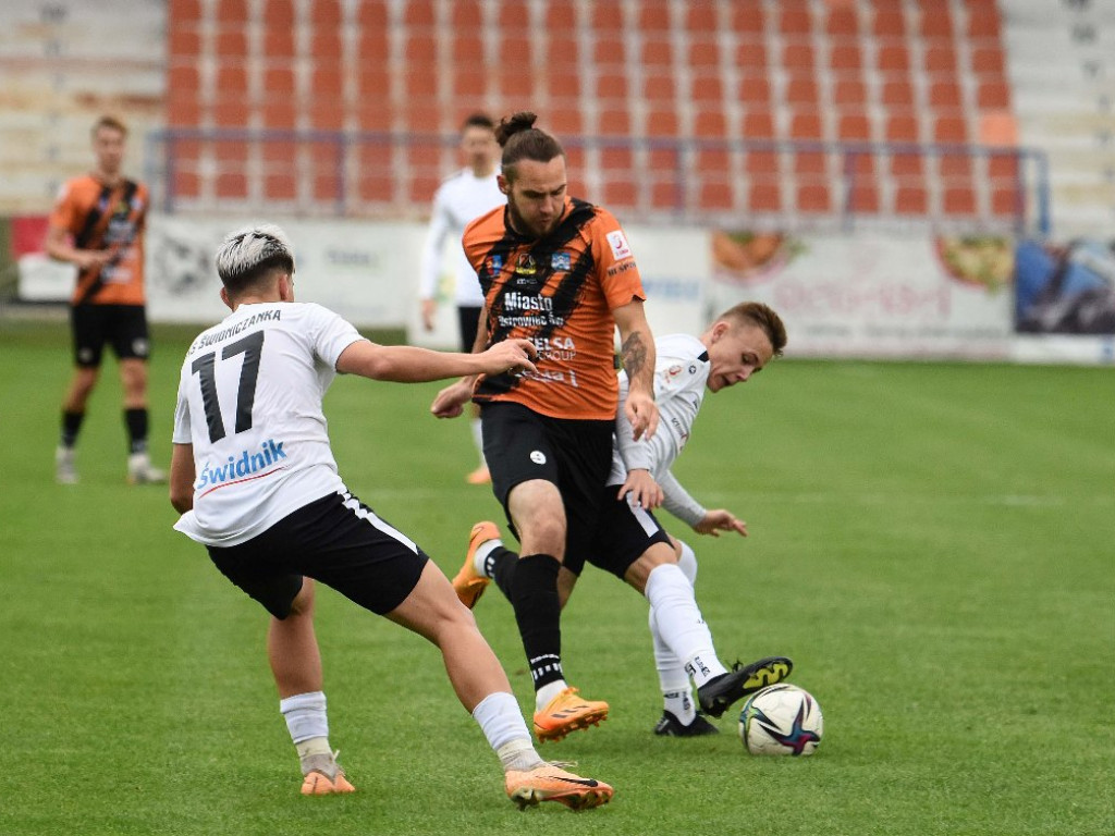 III liga piłkarska. Grupa IV. *KSZO 1929 Ostrowiec Świętokrzyski - Świdniczanka Świdnik 4:0