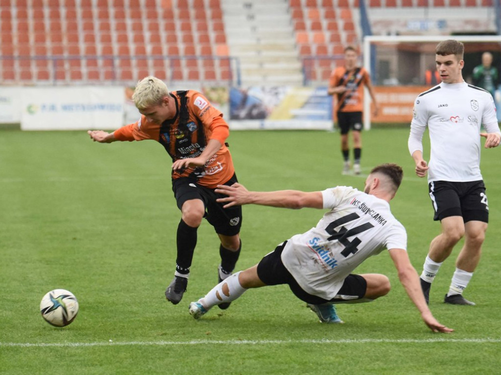 III liga piłkarska. Grupa IV. *KSZO 1929 Ostrowiec Świętokrzyski - Świdniczanka Świdnik 4:0
