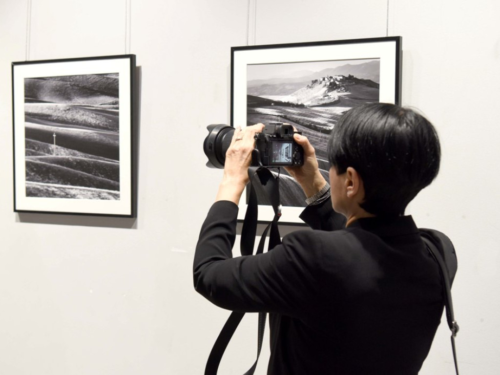 Galeria Fotografii MCK. Wernisaż wystawy Tomasza Grzyba 