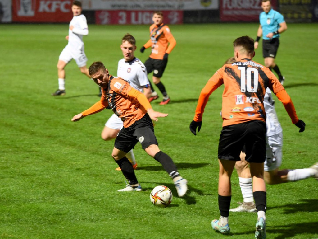 III liga piłkarska. Grupa IV. *KSZO 1929 Ostrowiec Świętokrzyski - Garbarnia Kraków 2:2