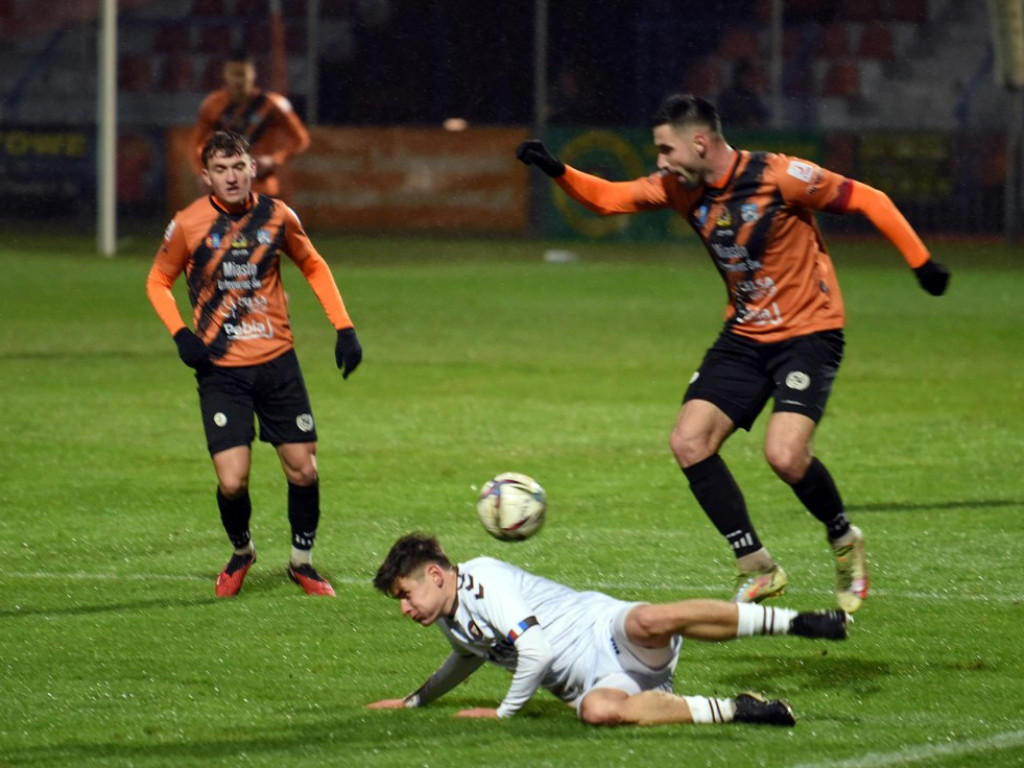 III liga piłkarska. Grupa IV. *KSZO 1929 Ostrowiec Świętokrzyski - Garbarnia Kraków 2:2